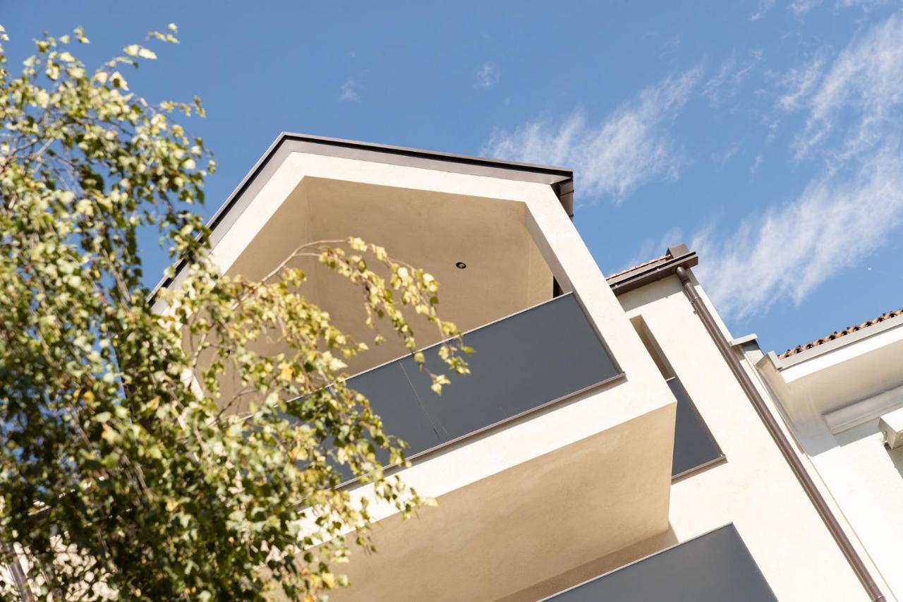 Nice Living Neue- Moderne Apartments Im Herzen Von Brixen - Kostenlose Brixencard - Ideal Fuer Familien, Paare, Geschaeftsreisende Und Allen Urlaubs Hungrigen المظهر الخارجي الصورة